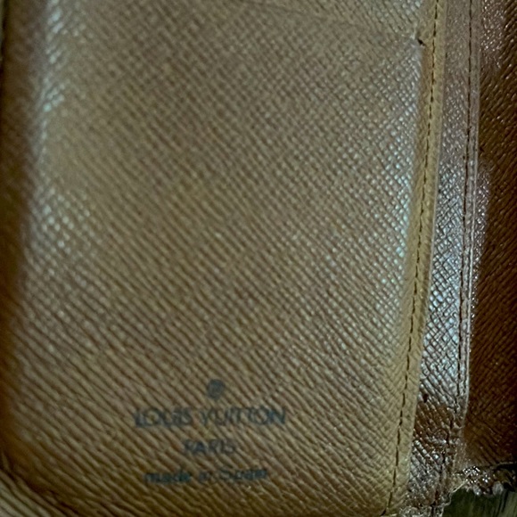 Louis Vuitton Wallet . Beautiful Authentic - Picture 8 of 8